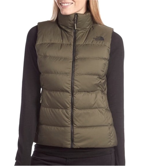 The North Face Nuptse 700 Down Stowaway Puffer Vest - Picture 16 of 16